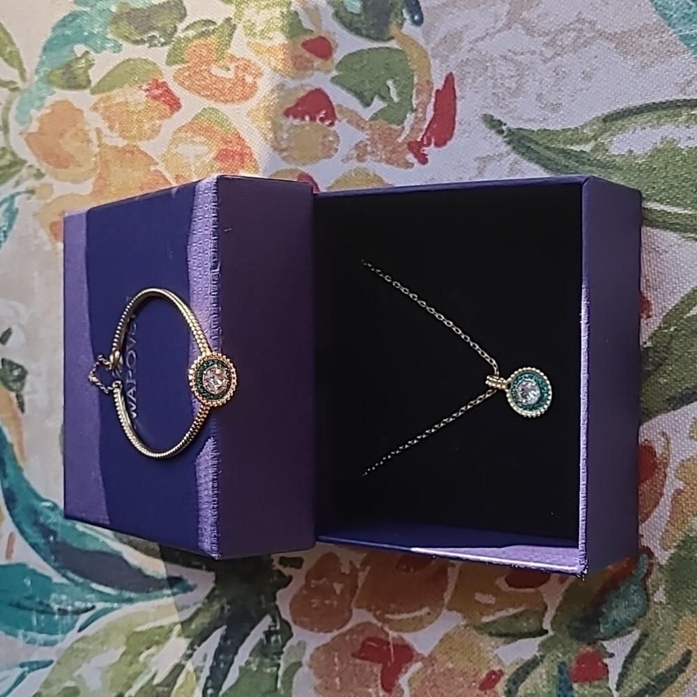 Swarovski Pendent necklace and bracelet
